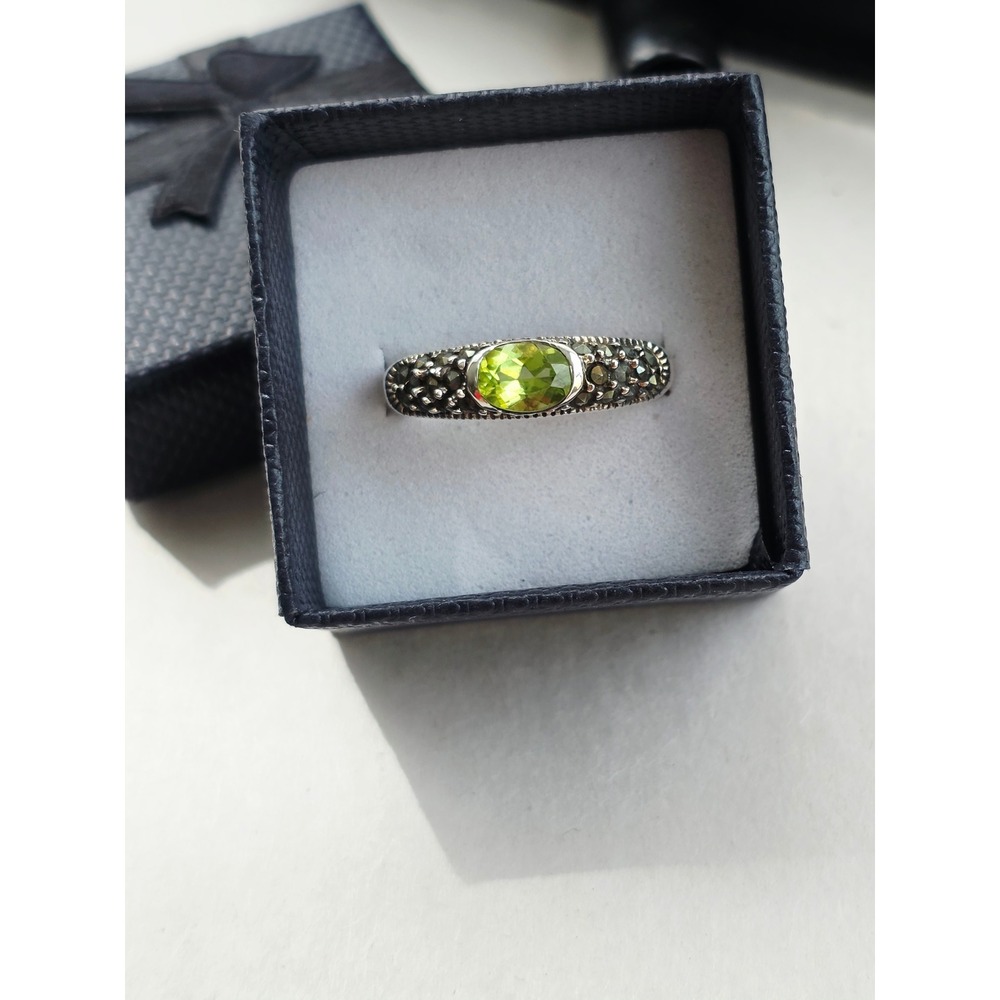 Sterling Silver Peridot Marcasite Ring August Birthstone Size 8 Gift Box
